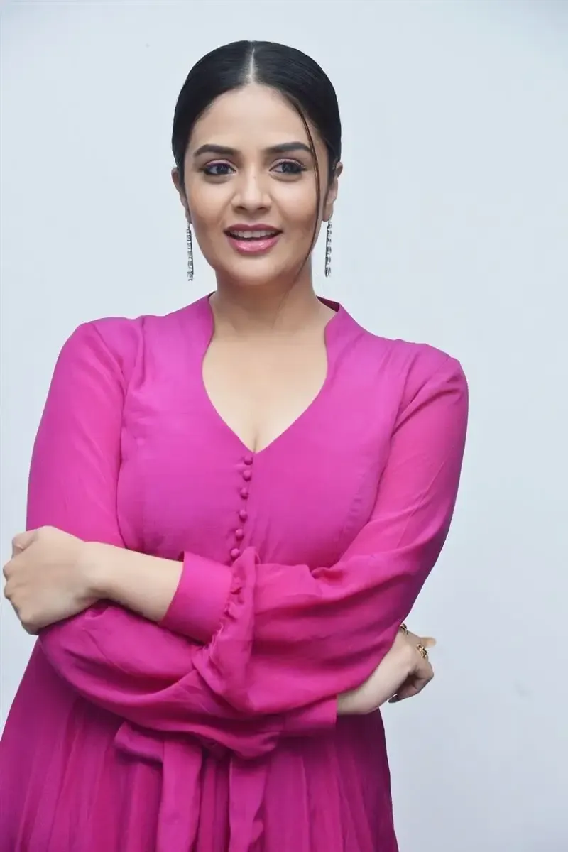 TV ANCHOR SREEMUKHI AT SAMMATHAME MOVIE PRE RELEASE EVENT 21